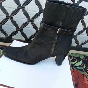 Coach signature black ankle boots size 10 B